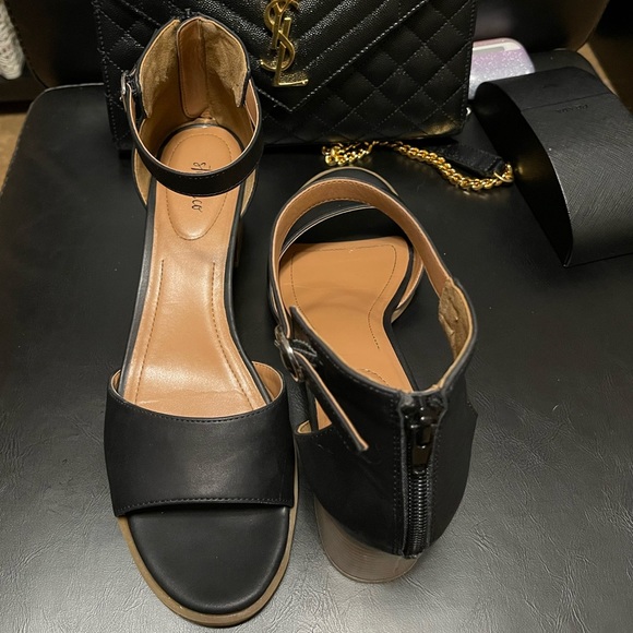 New Style & Co Black Sandals with Block Heel - Picture 2 of 2